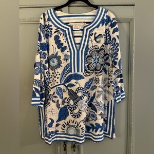 Cute beachy print tunic top by Gretchen Scott